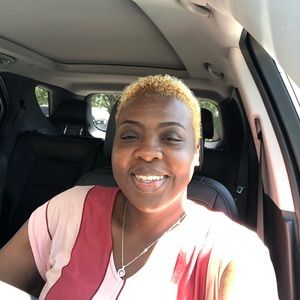 Meet your Posher, Lesita